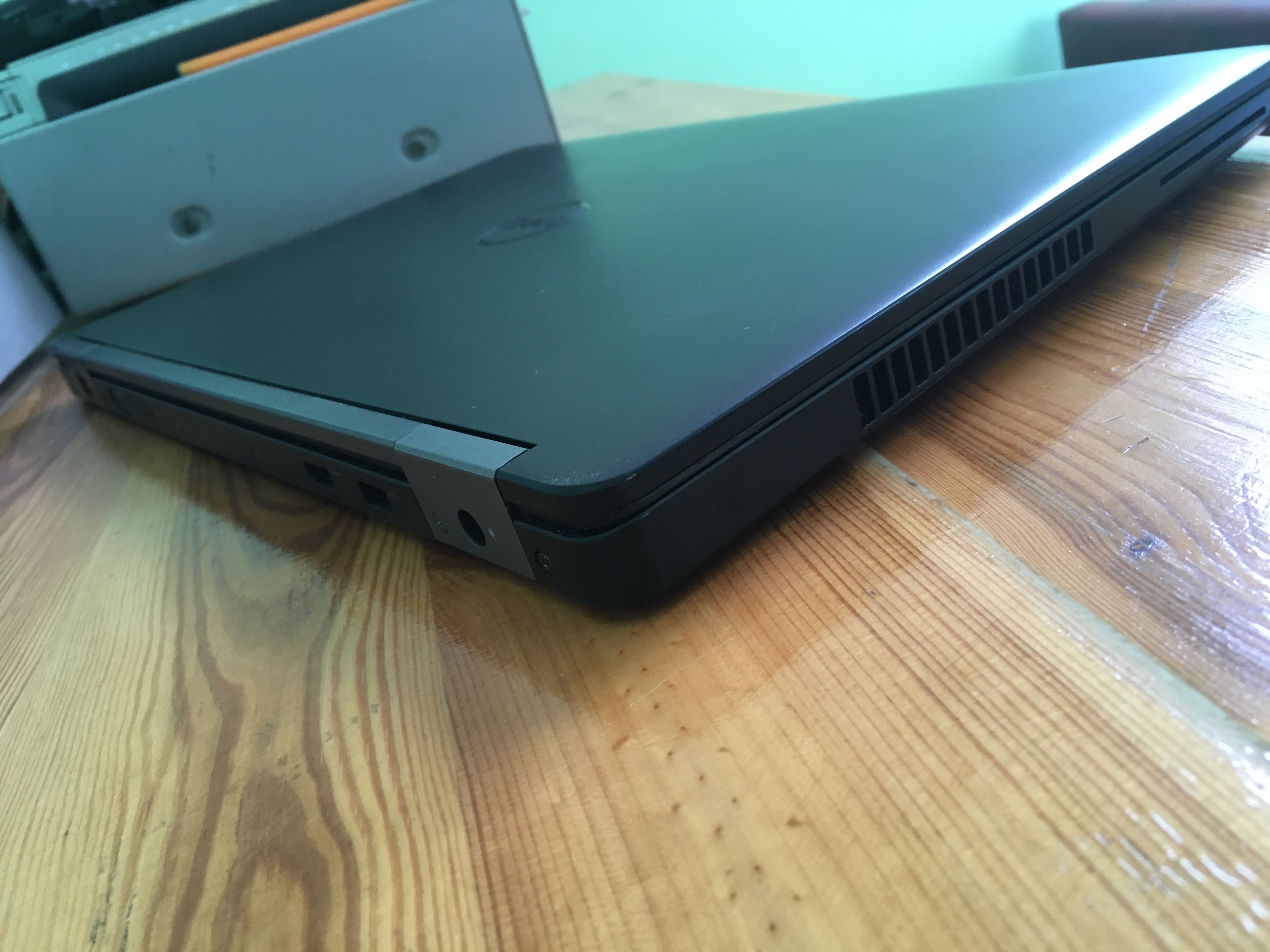 Dell Latitude E5570 i5 HQ 16gb ddr4 ssd m2 512GB zestaw prezent