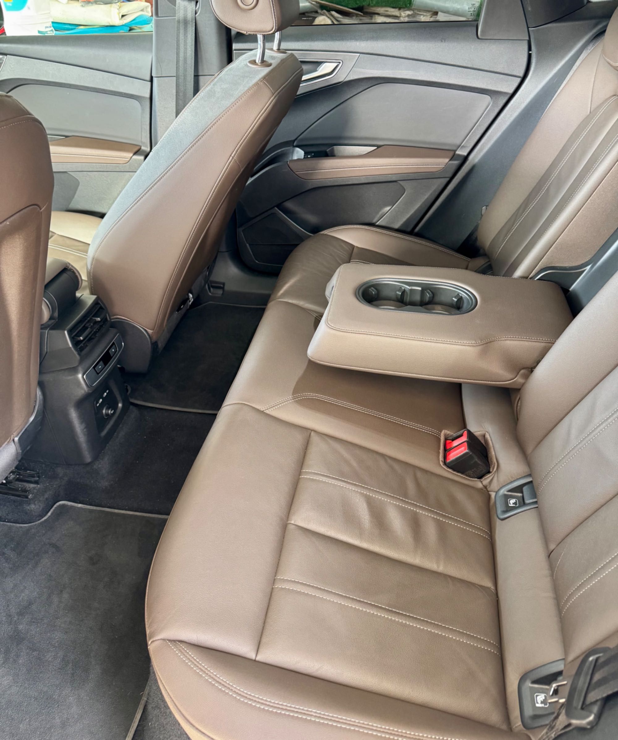 Audi Q4 e-tronAutomatic | White | Metallic