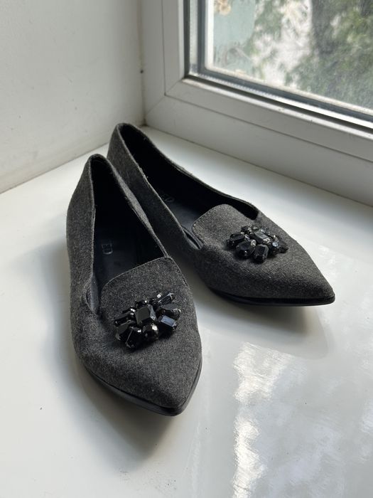 Стильні балетки сірого кольору
