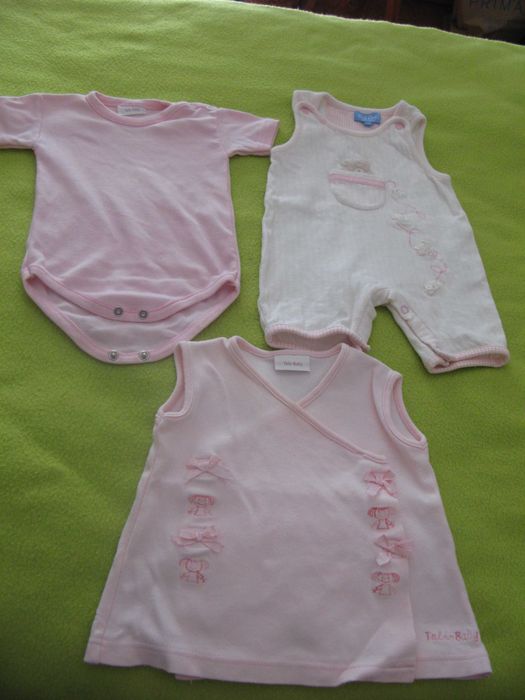 Roupa de bebé (menina) – 0 a 1 Mês: