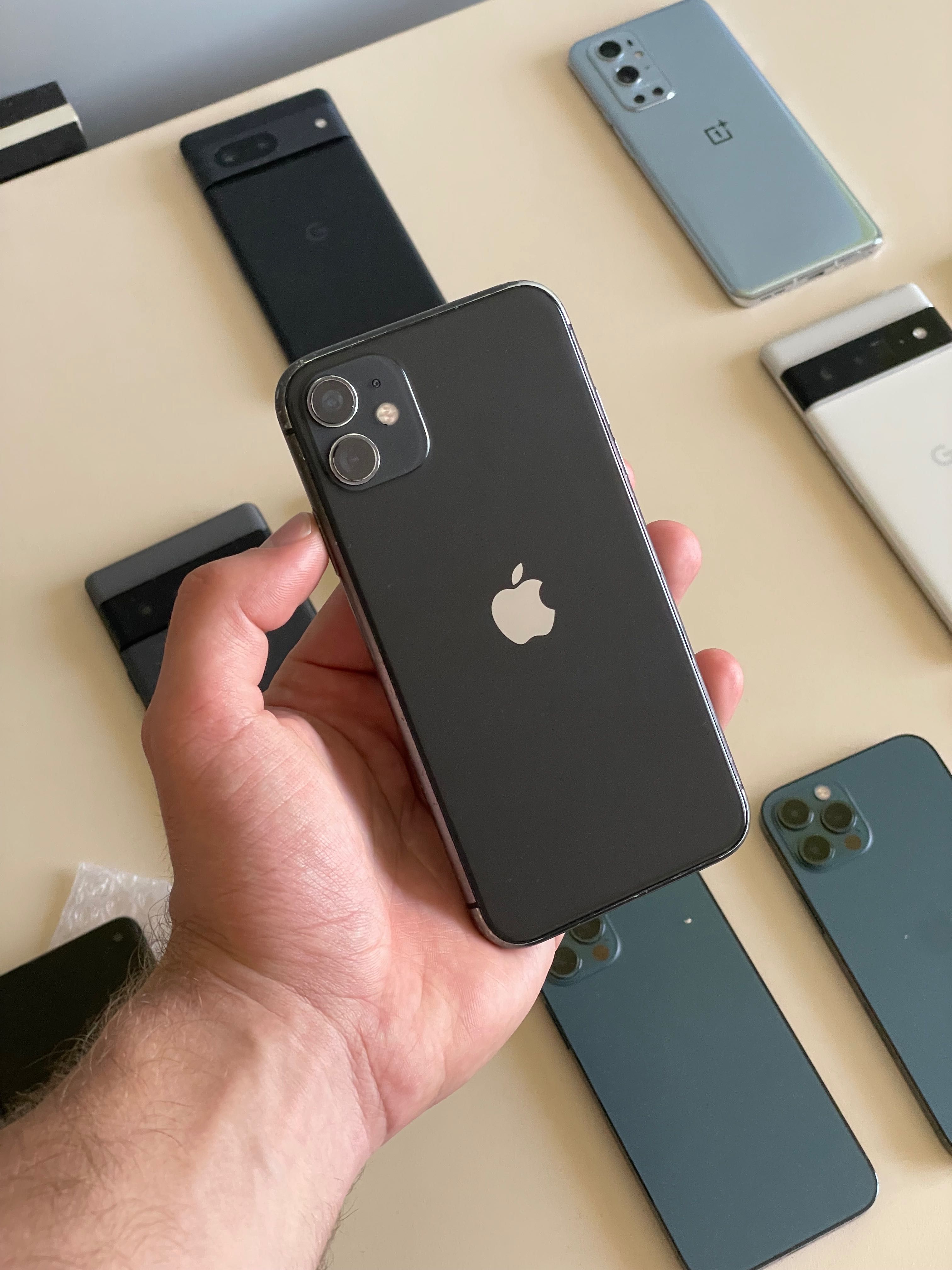 Apple iPhone 11 64GB Black Neverlock / Айфон 11 64ГБ Чорний Неверлок