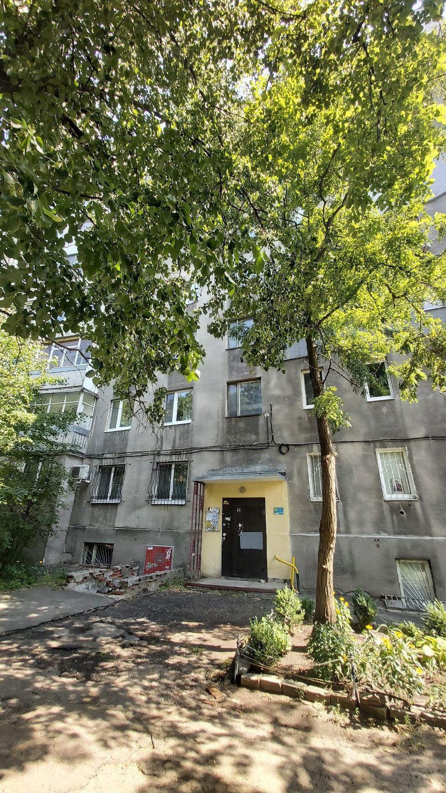 Продам 3 комнатную улучшенной планировки в кирпичном доме, 3 этаж!