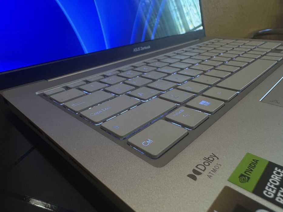 Продам мощный игровой ноутбук asus intel core I9 озу 32gb ssd 1 tb