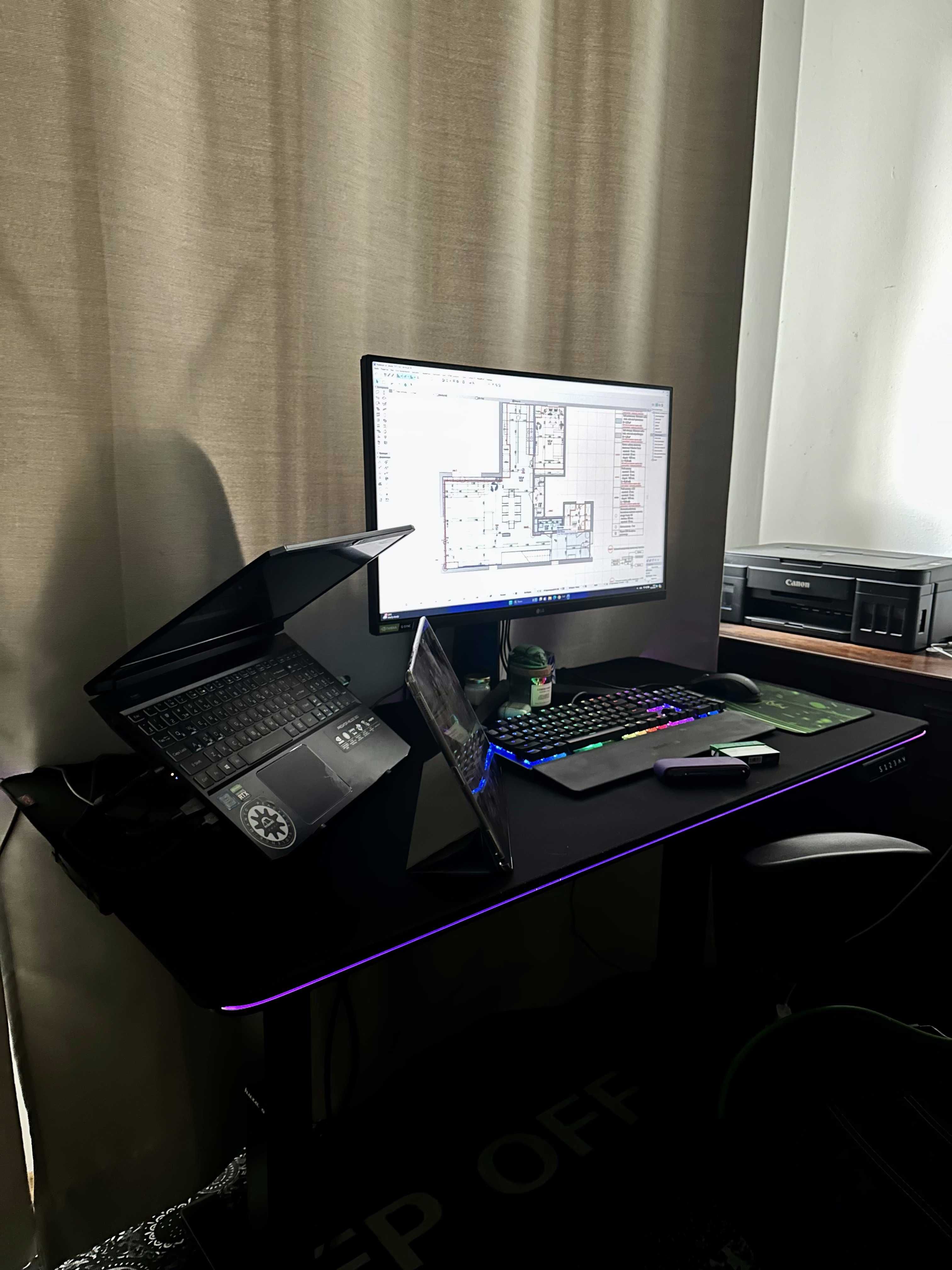 Stół gamingowy Huzaro Hero 8.2 RGB Elektryczny – Jak nowy