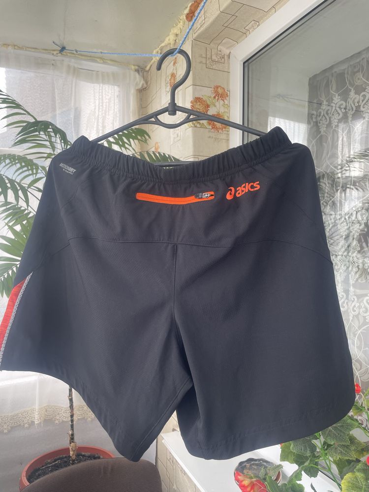 Чоловічі шорти Asics розмір S!