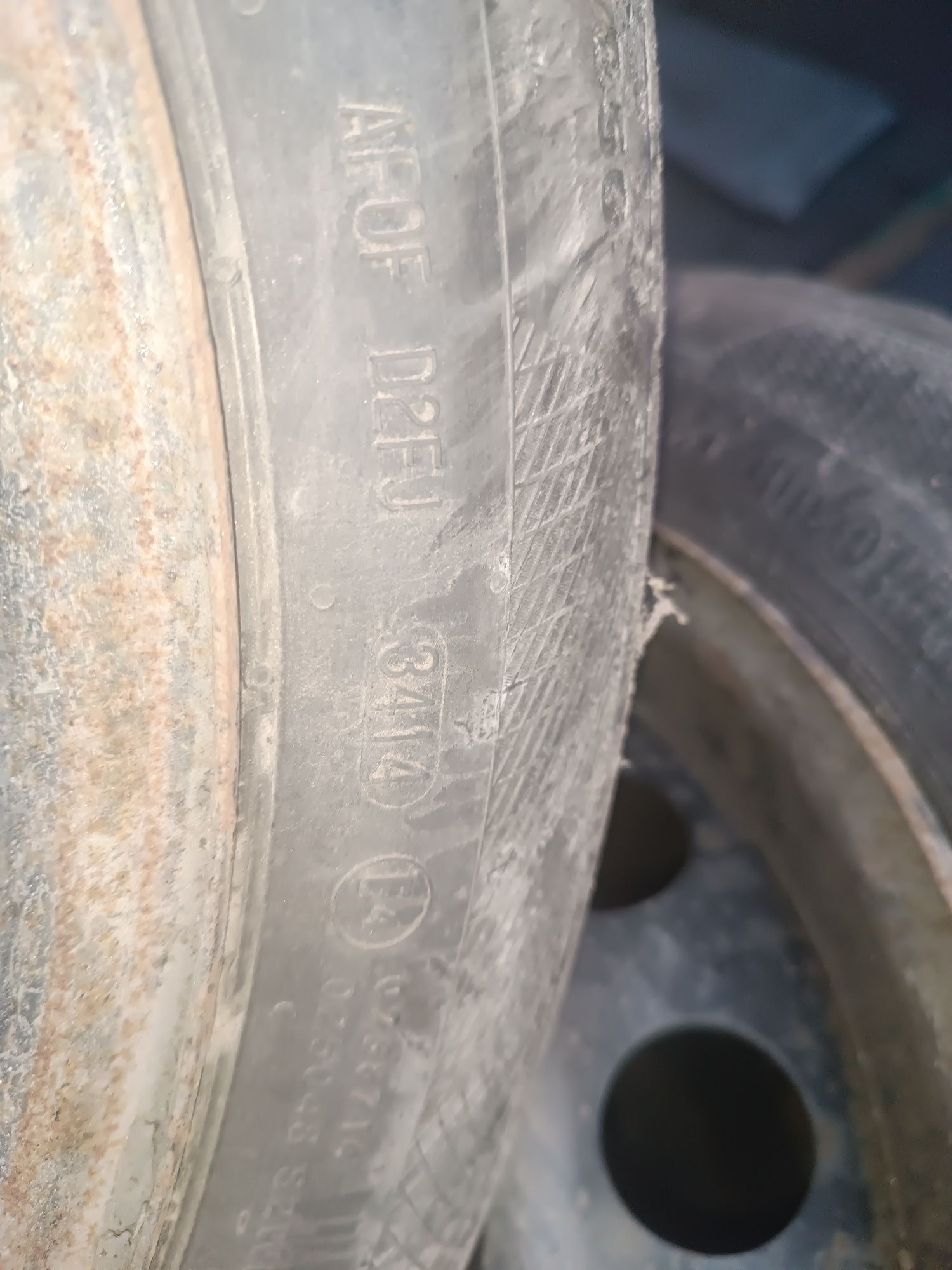 Шини (зимові) Continental 205/55 r16 б/в 6000 грн за весь комплект