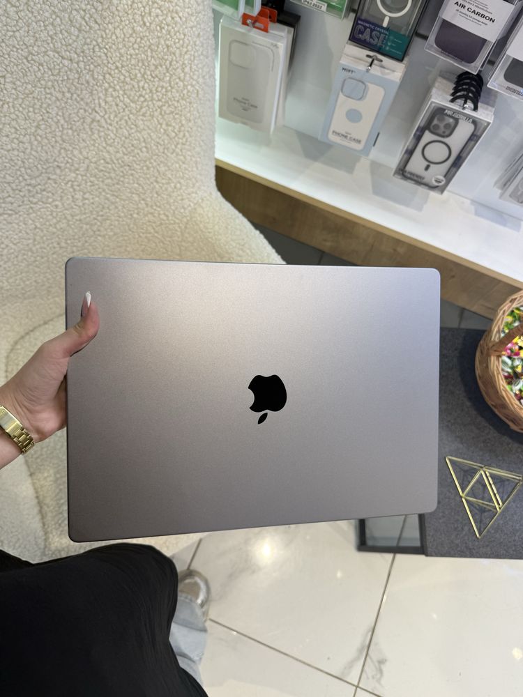 Used Apple MacBook Pro 16 M1 P 16/512gb Space