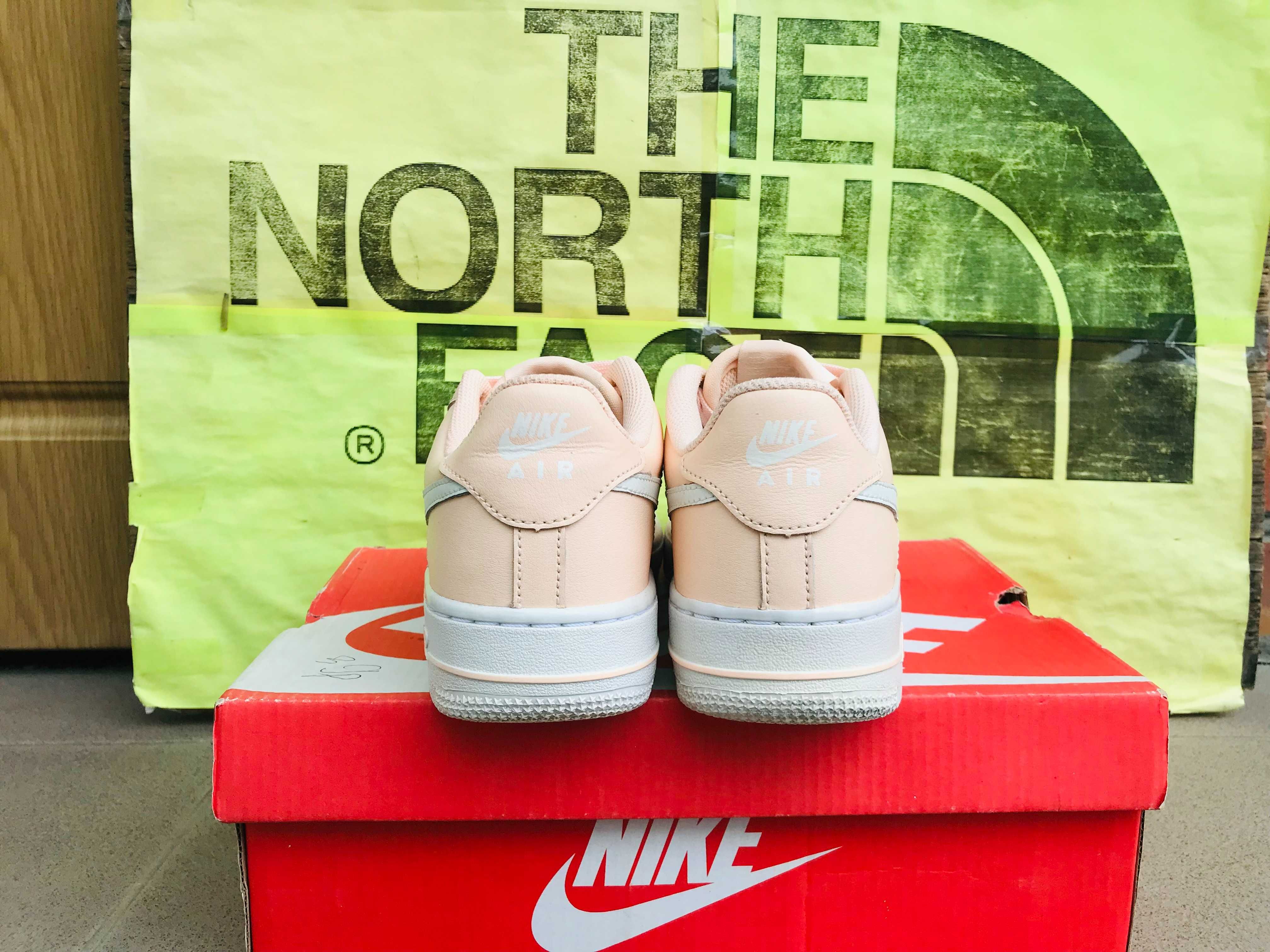 Кроссовки Nike Air Force 1 LV8 Low кожаные