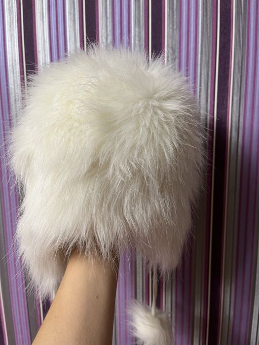 Шапка ушанка у білому кольорі