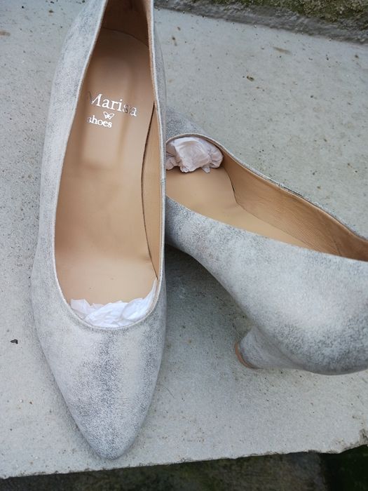 Sapato cinzento, novo