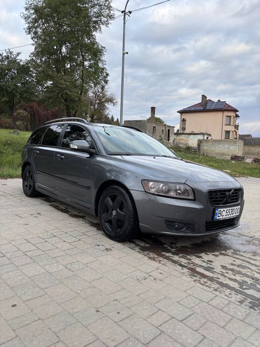 Свій автомобіль volvo v50 2009 1.6d