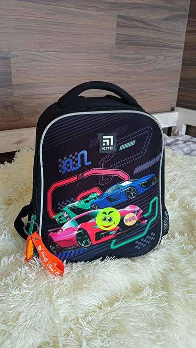 Шкільний рюкзак ортопедичний ,каркасний.