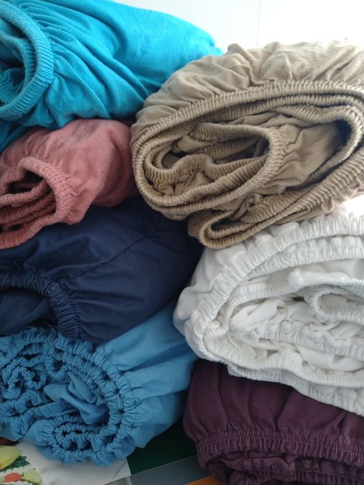 Простыни на резинке 0,9та1,35та1,4*1,90(2,0м), 1,5та1,6та1,8*1,9(2,0м)