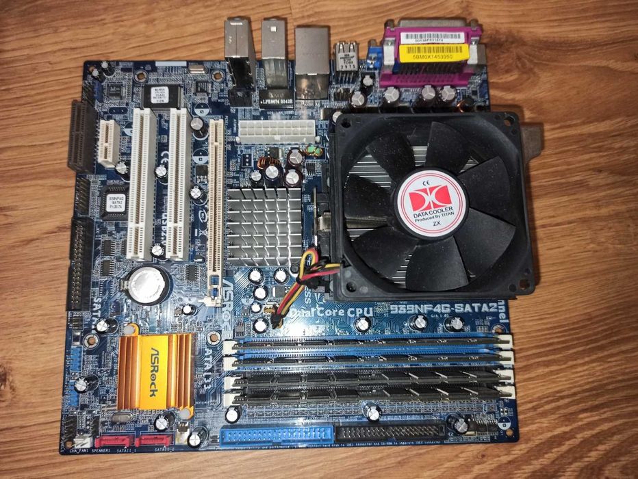 Комплект ASROCK 939NF4G-SATA2, AMD Sempron 3000+, ОЗУ 1,5 Gb, samsung