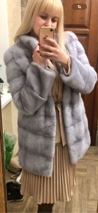 Продам натуральну шубку блакитна норка