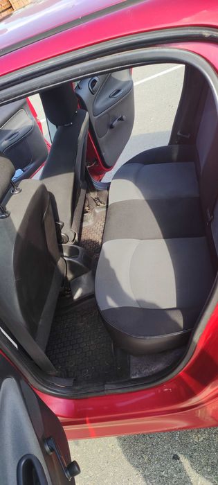 Peugeot 206 1.4 бензин з кондиціонером