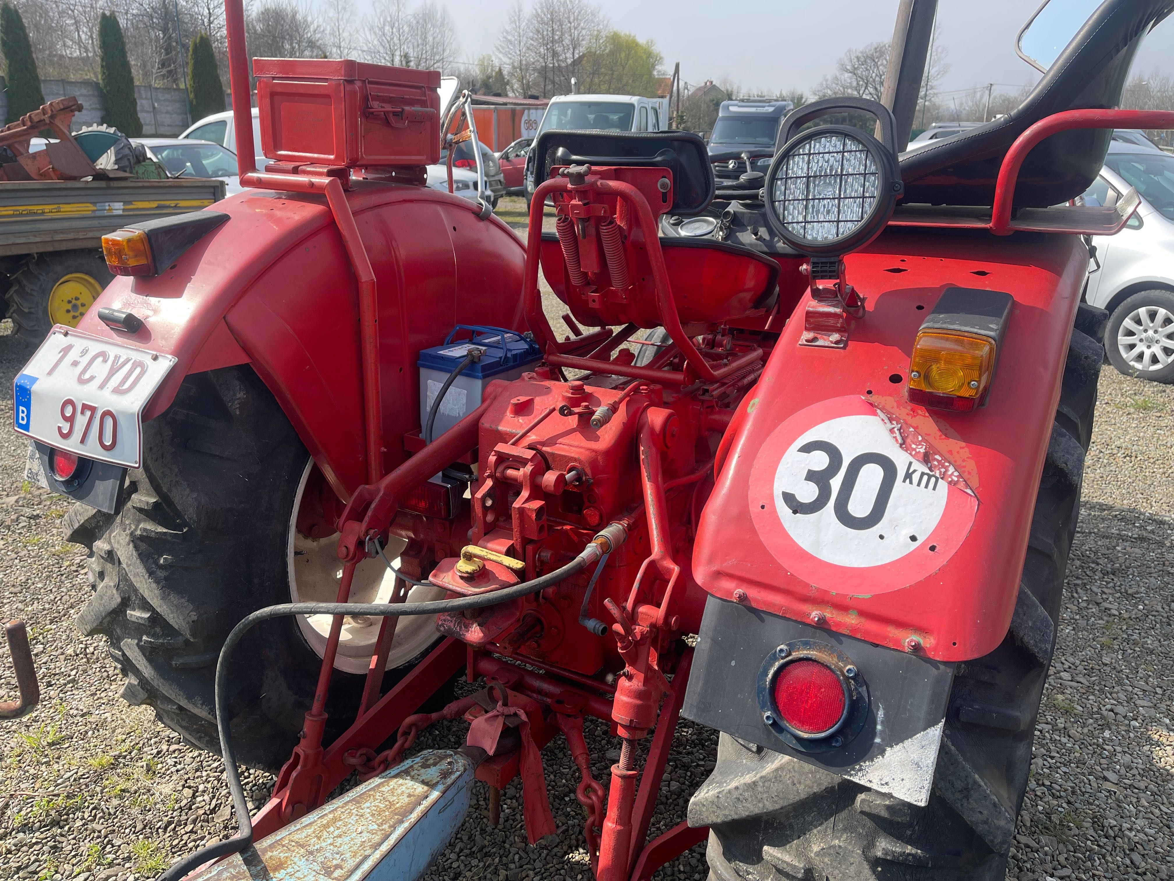 Ciągnik traktor international 423 case MF Ursus