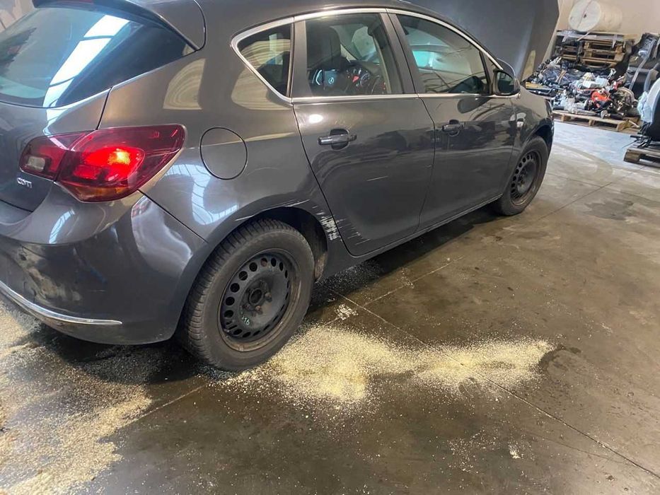 Розборка, шрот, запчастини Opel Astra J Hatchbak A17DTC