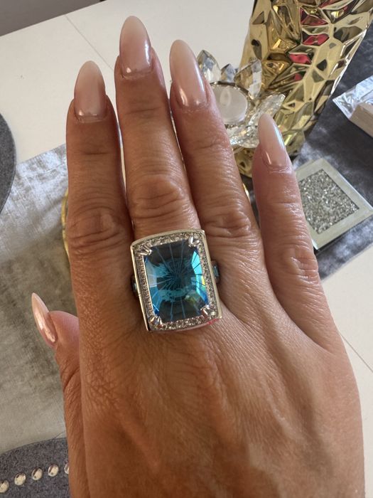 Pierścionek kamień turkusowy ( topaz ) rozm 18