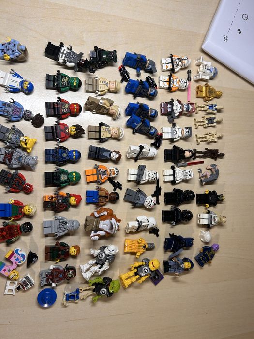 Lego 50 figurek oryginalnych w tym duzo Star Wars