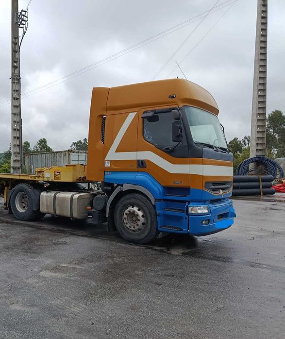 Conjunto articulado trator Renault e banheira METACO