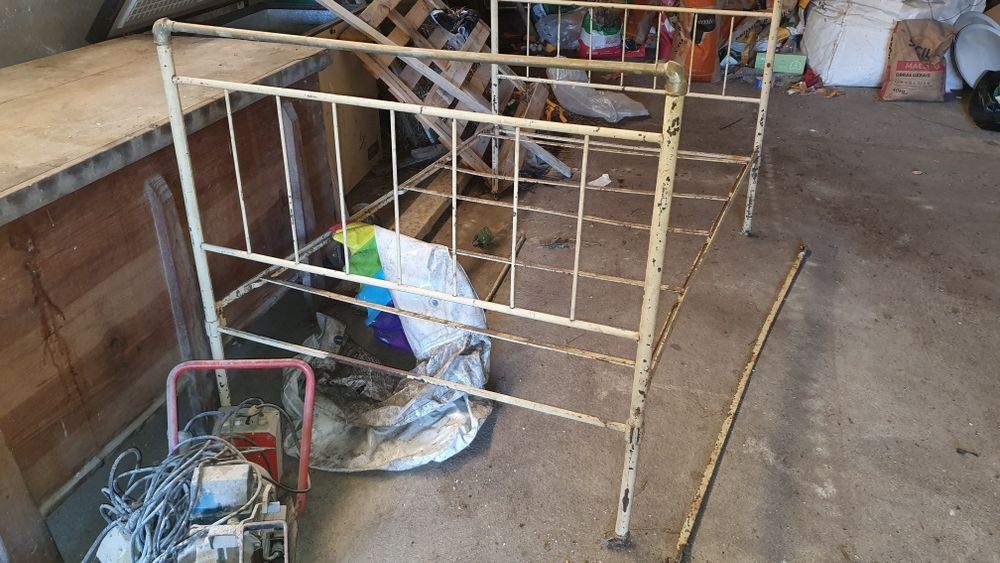 Cama em ferro, anos 1950