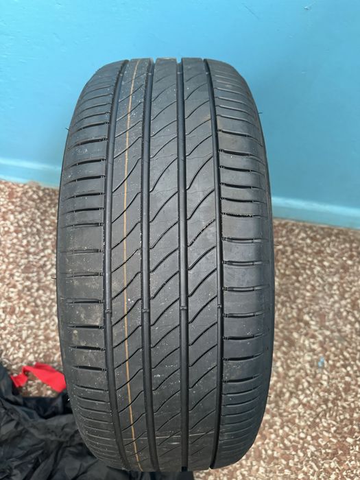 Продам оригинальный диск на камри 70 размер r17 с резиной Michelin