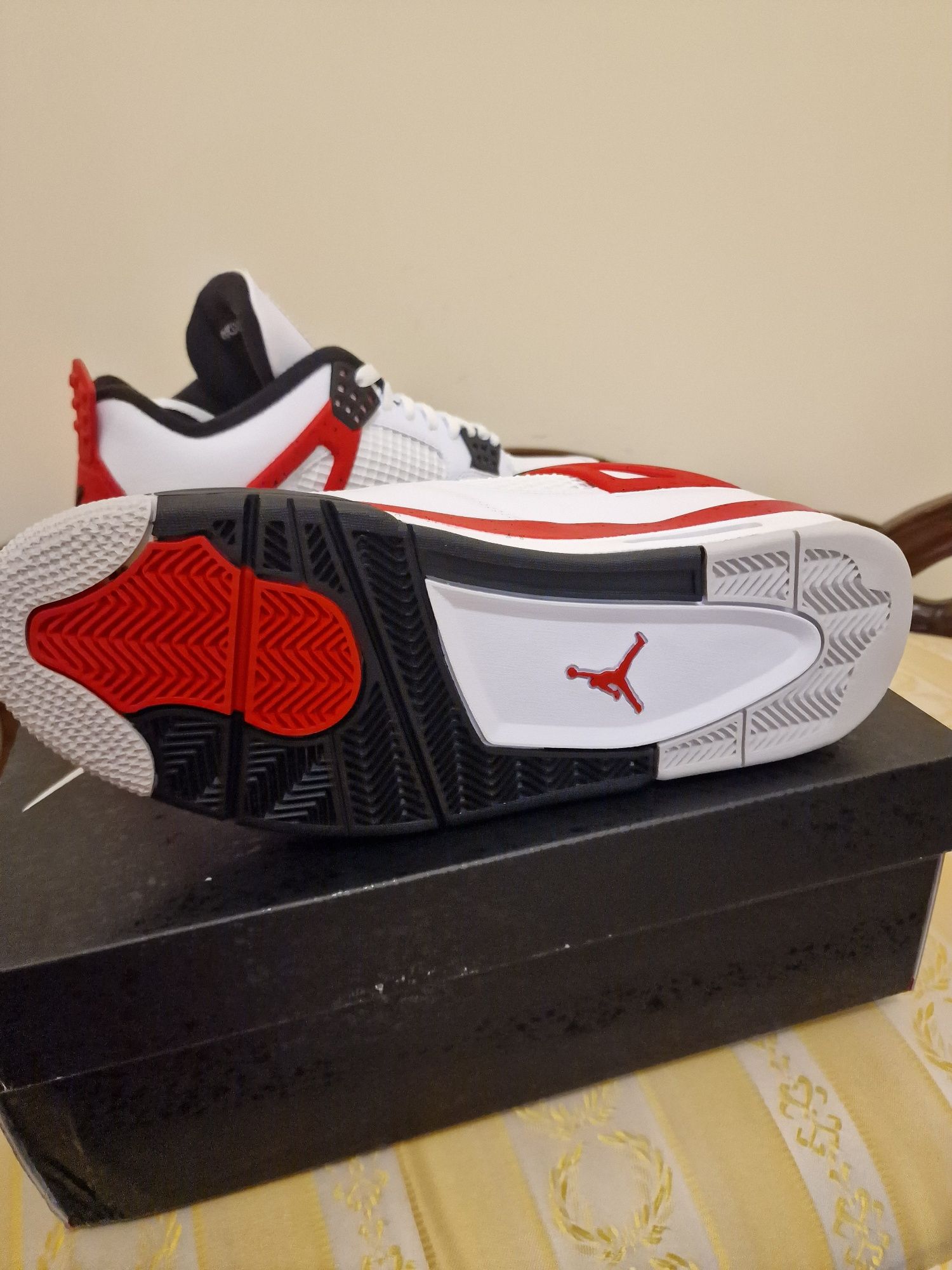 Nowe buty Nike Air Jordan 4 Retro 45