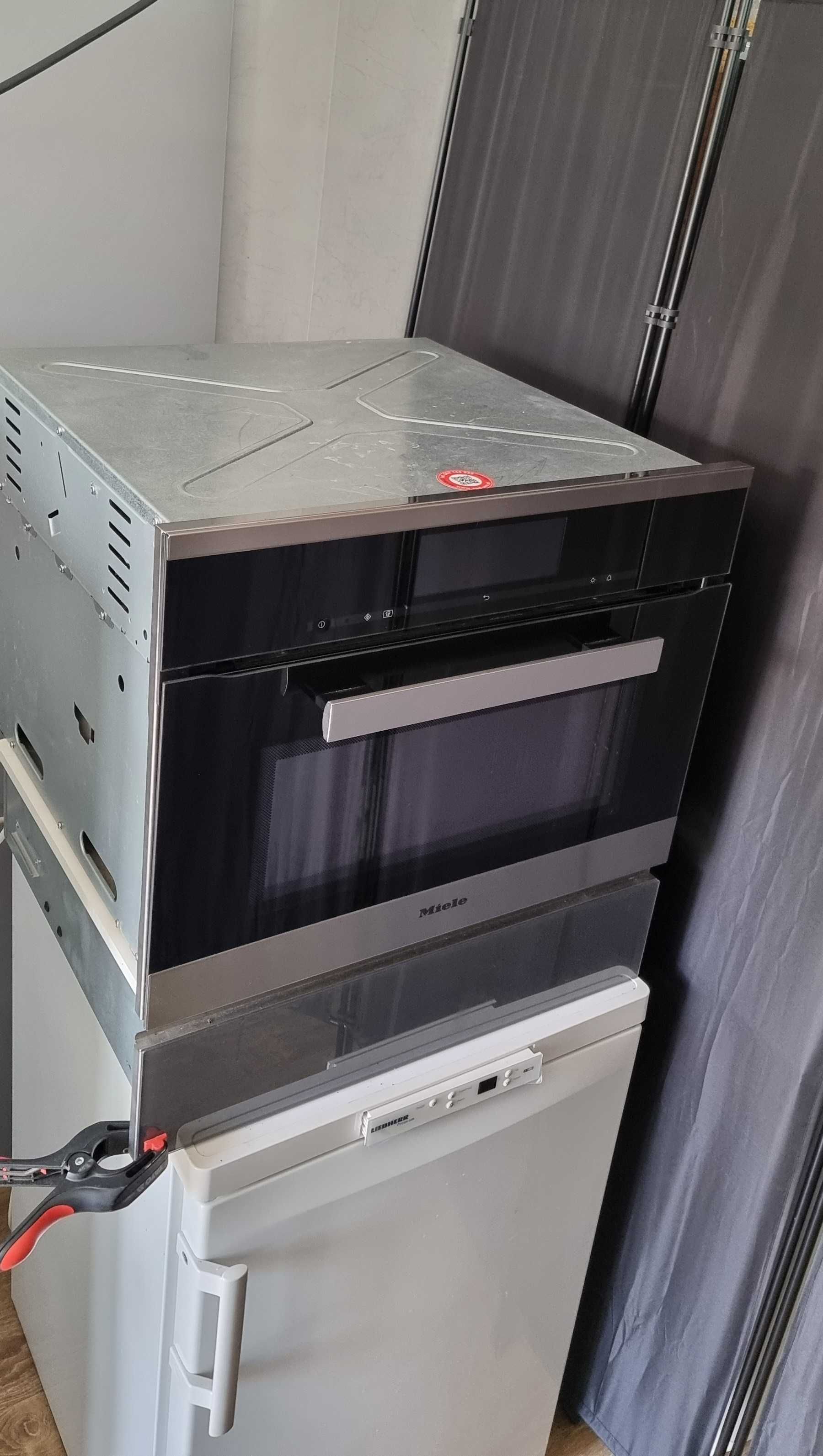 Piekarnik 2w1 z funkcją mikrofali Miele H 6800 BM, LCD, CleanGlass