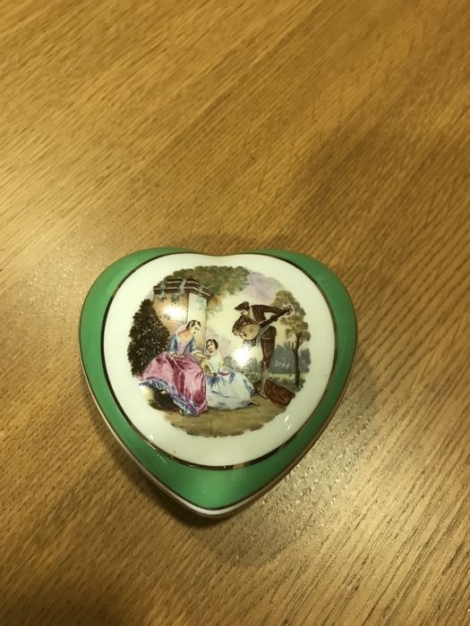 Guarda jóias em forma de coração