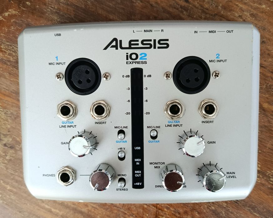 Placa de som/ interface de áudio Alesis io2