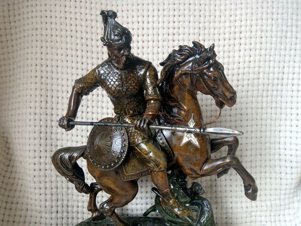Бронзовая  скульптура, статуэтка.  Скульптор  Теодора Дорио. Франция.