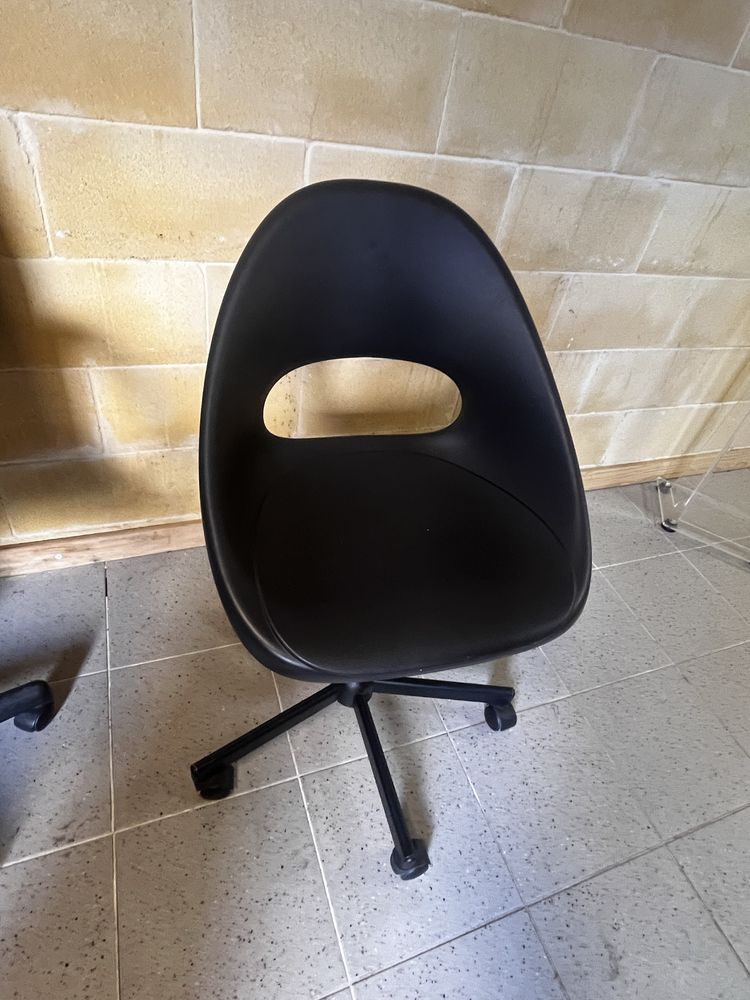 Cadeiras variadas