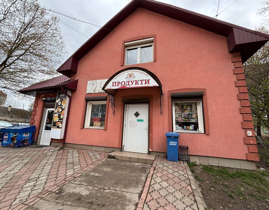 Магазин /окремостояча/ будівля на Лисенка