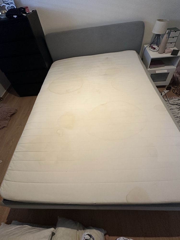 Cama de casal com colchao