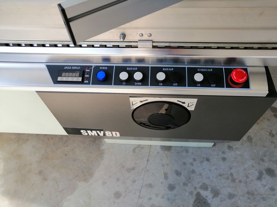 Piła formatowa 3200 na pretach