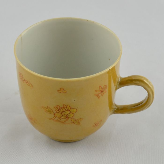 Rara Chávena de café, dourados e “rouge de fer” – séc. XVIII -Qianlong