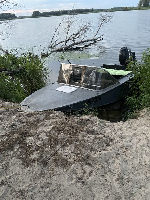 Лодка катер Днепр mercury 40 срочно