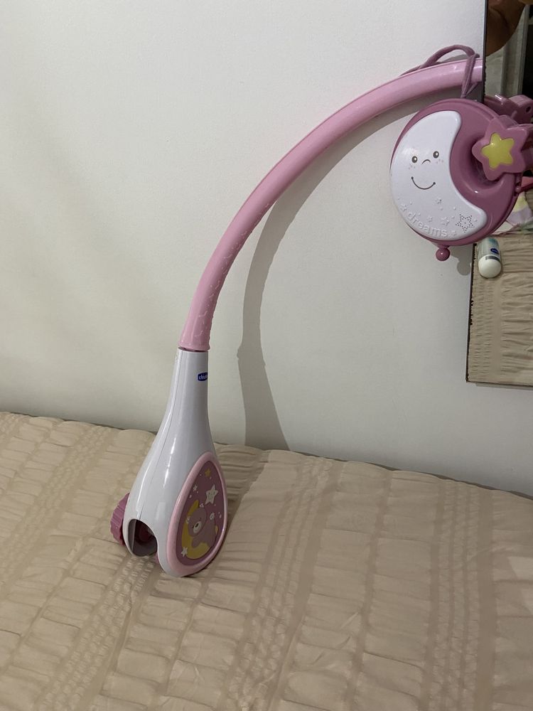 Brinquedo de menina para colocar numa cama