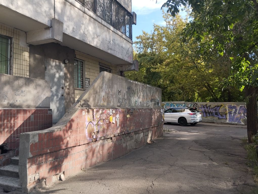 Продам коммерческое помещение, Кирова 18, Александра Поля, центр
