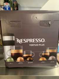 Продам кофемашину Nespresso Vertuo Plus.