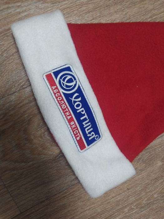 Новогодняя шапка Санта Клауса.