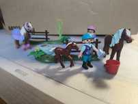 Zestaw Playmobile koniki + dodatki