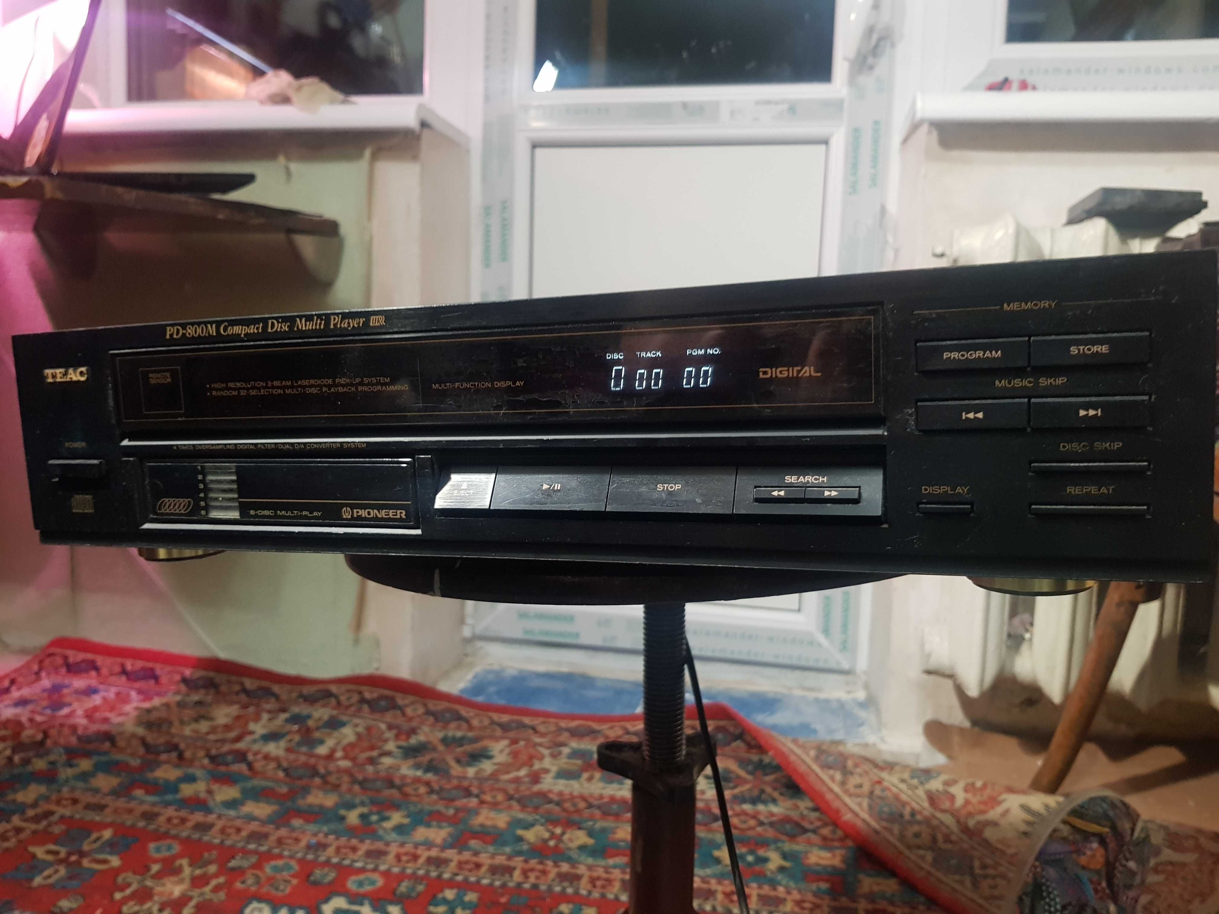 Компакт-диск програвач Teac PD-800M