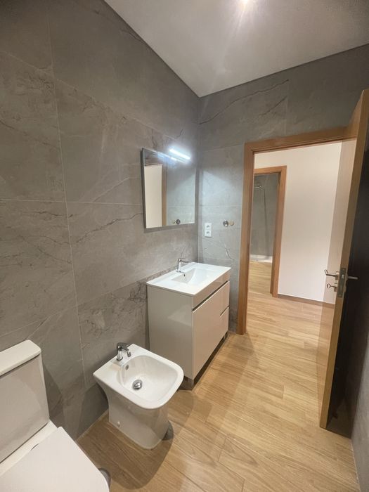 Moradia T3 térrea sem estacionamento- Largo da codiceira, Alfena