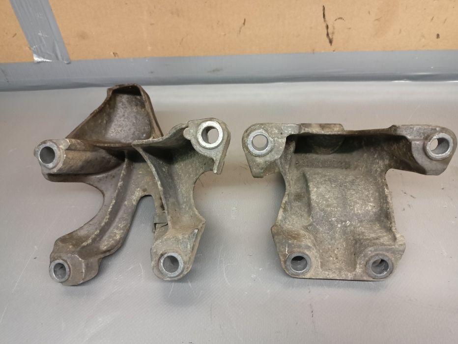 Audi A4 -B6 3, 0 B uszy poduszki zawieszenia silnika kpl 2 sztuki
