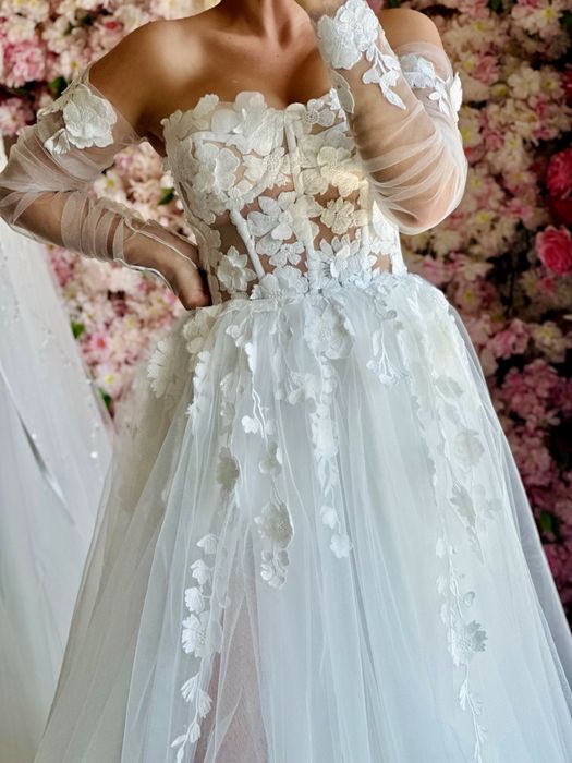 Nowiutka sukienka ślubna