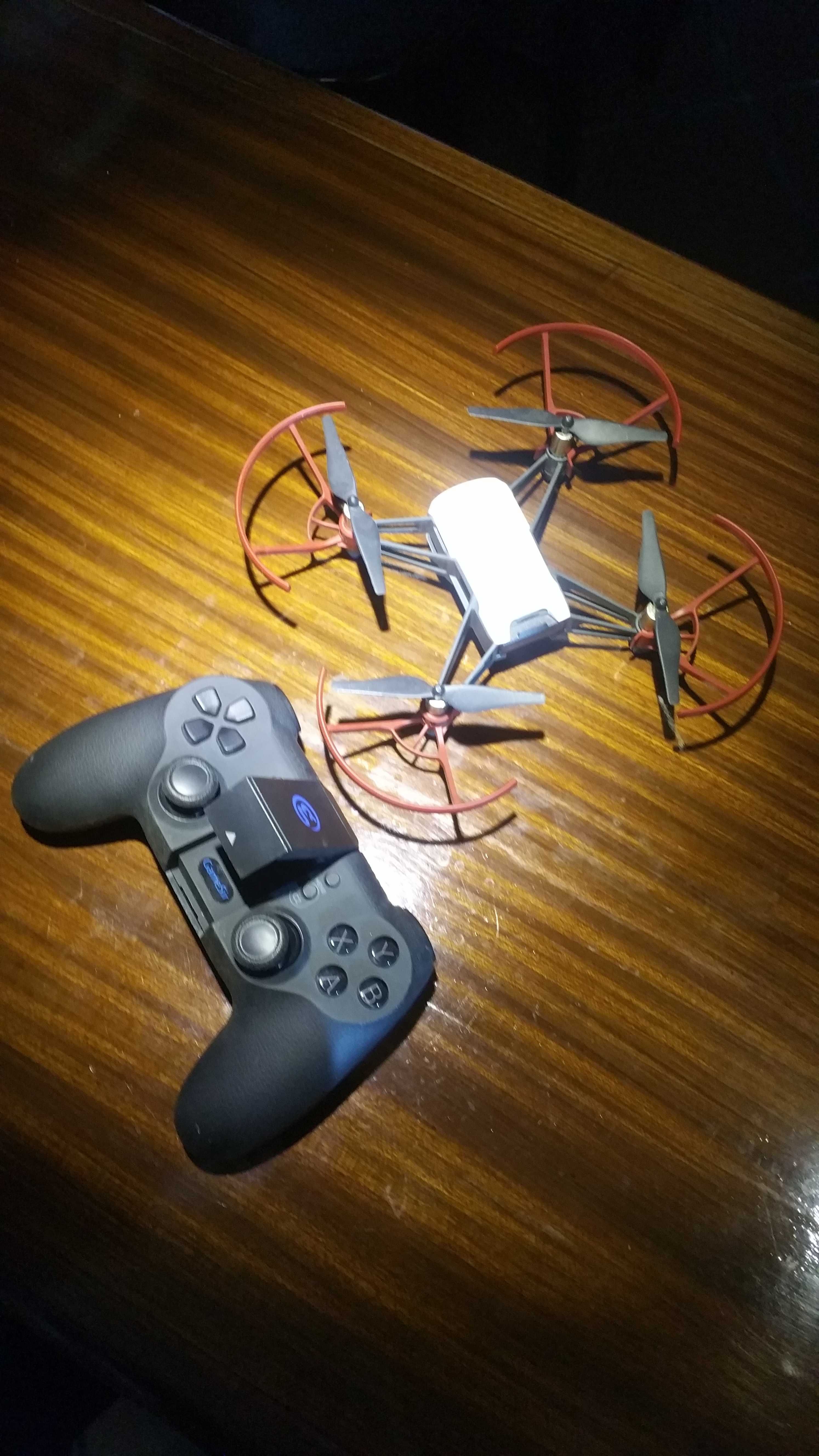 Drone Dji TELLO com bateria nova e controlador GameSir Td1