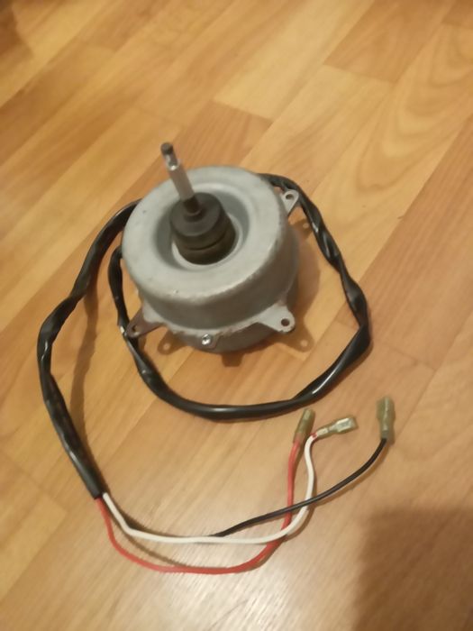 Двигатель  43т21319 наружного блока Toshiba  ras-13 ukpx HF-240-42 Au