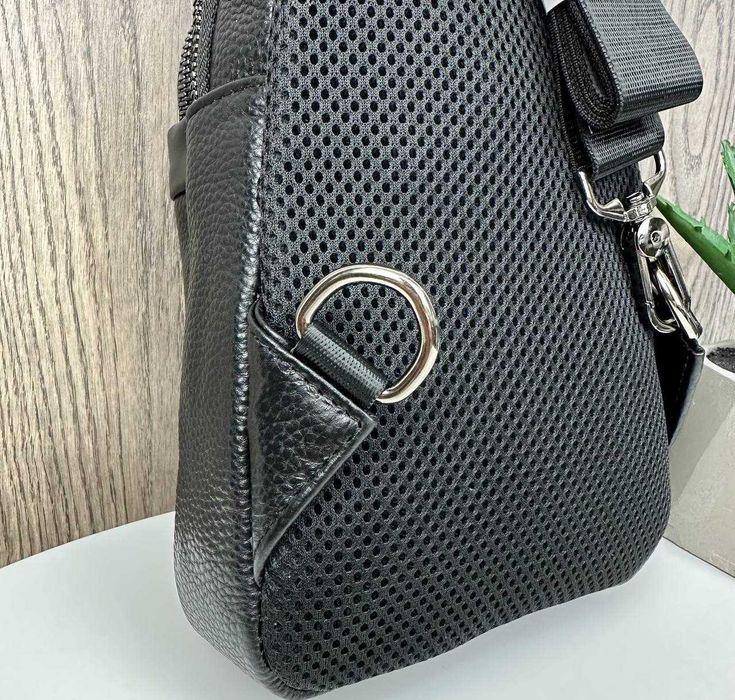 Чоловіча шкіряна мужская кожаная бананка чорна нова барсетка кожа 777